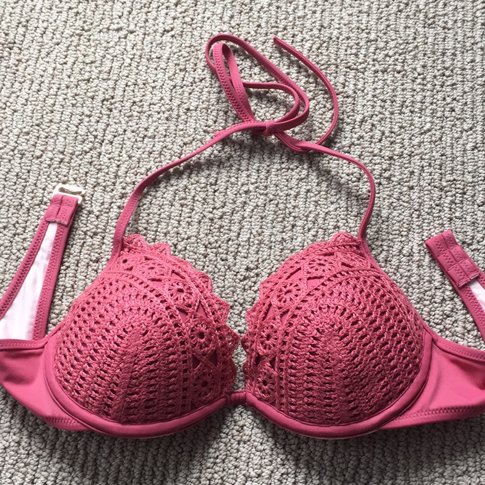 Shade & Shore 34B crochet bikini top 👙